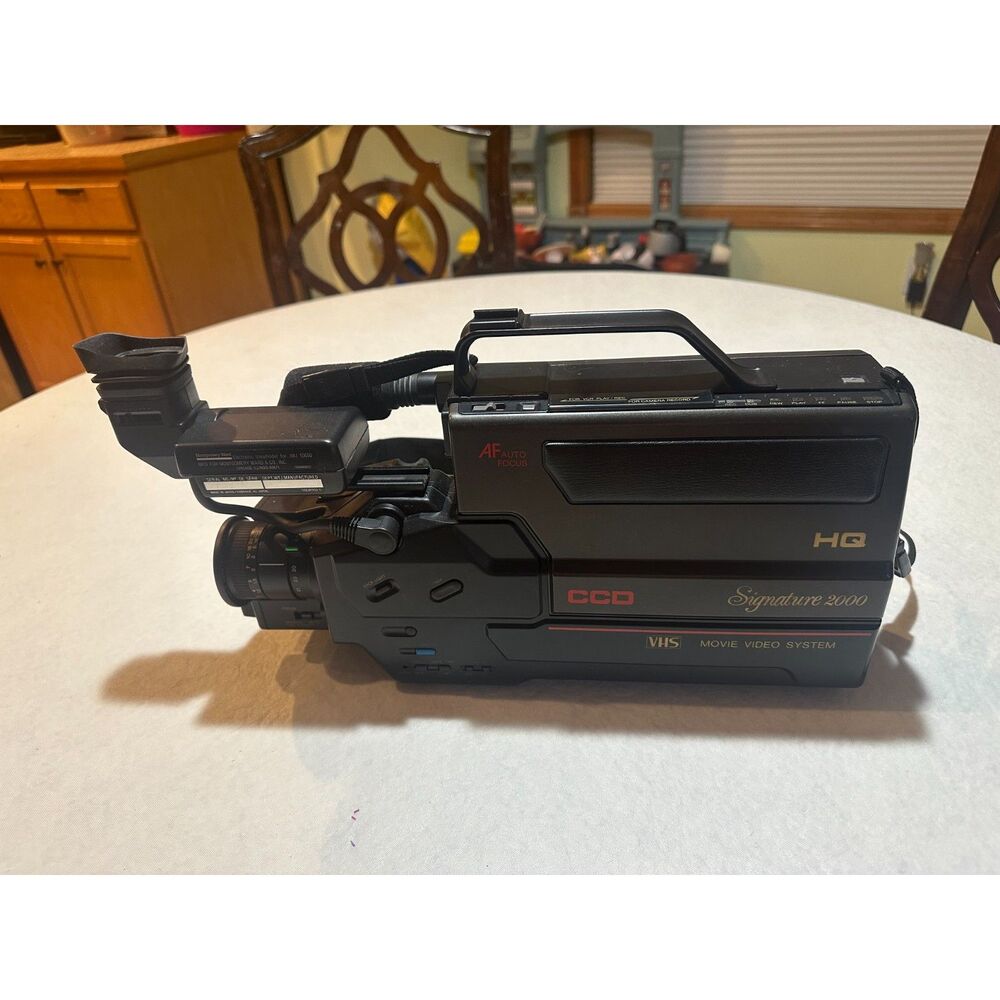 Montgomery Ward Signature 2000 VHS Camcorder Movie Video System HQ CCD Vintage